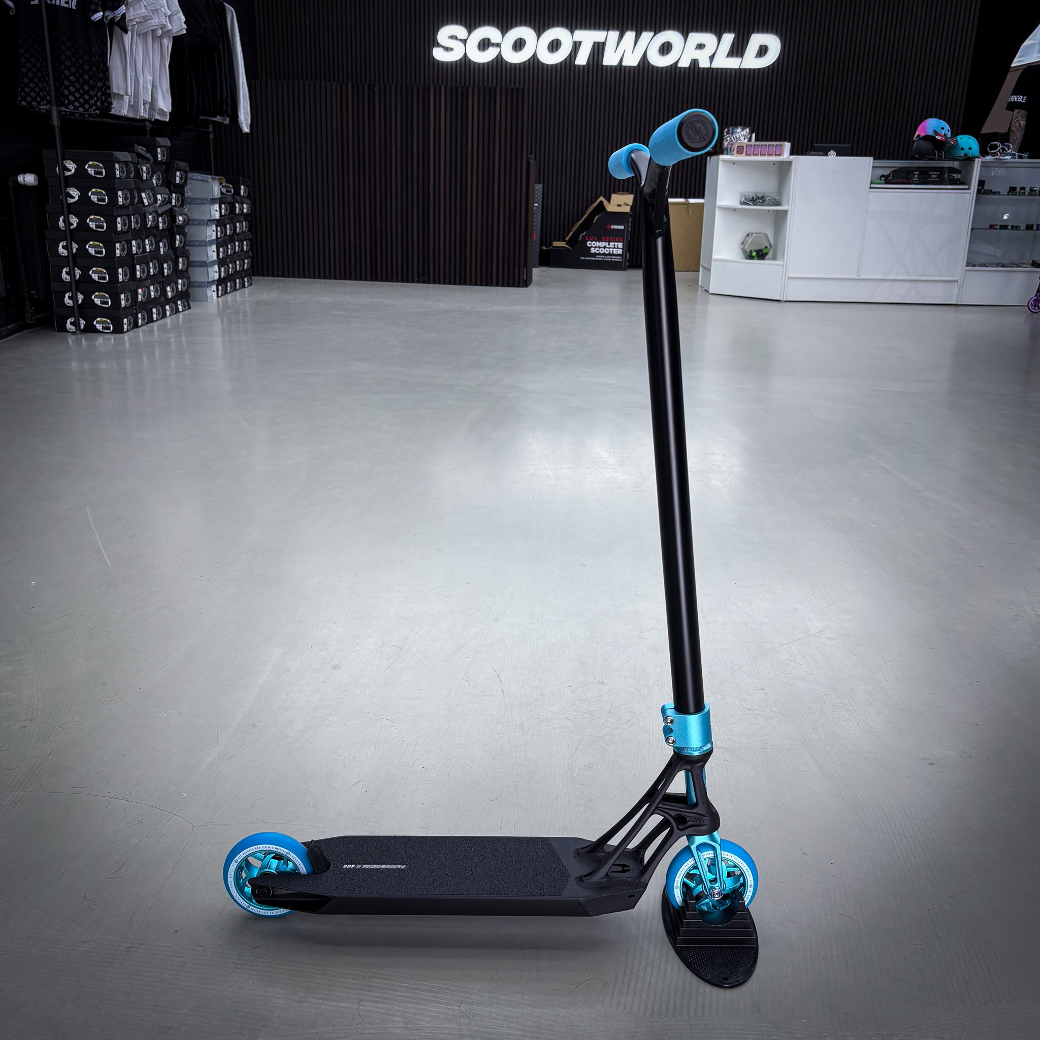 Striker Ethic Pande Custom Build - Svart/Turkos-ScootWorld.se