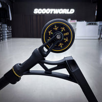 Striker Panda Custom Build - Svart/Gold-ScootWorld.se