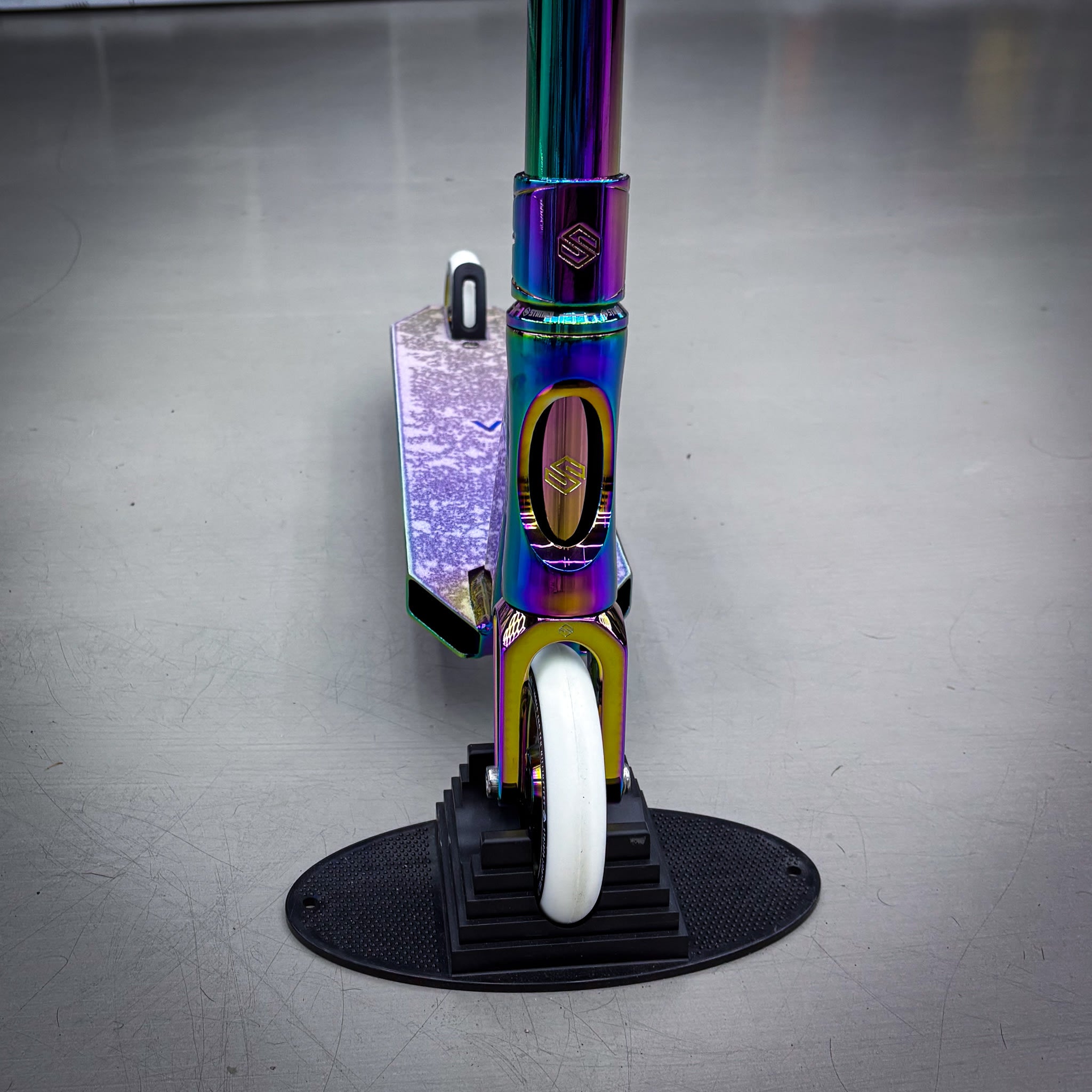 Striker Rainbow Custom Build - Rainbow-ScootWorld.se