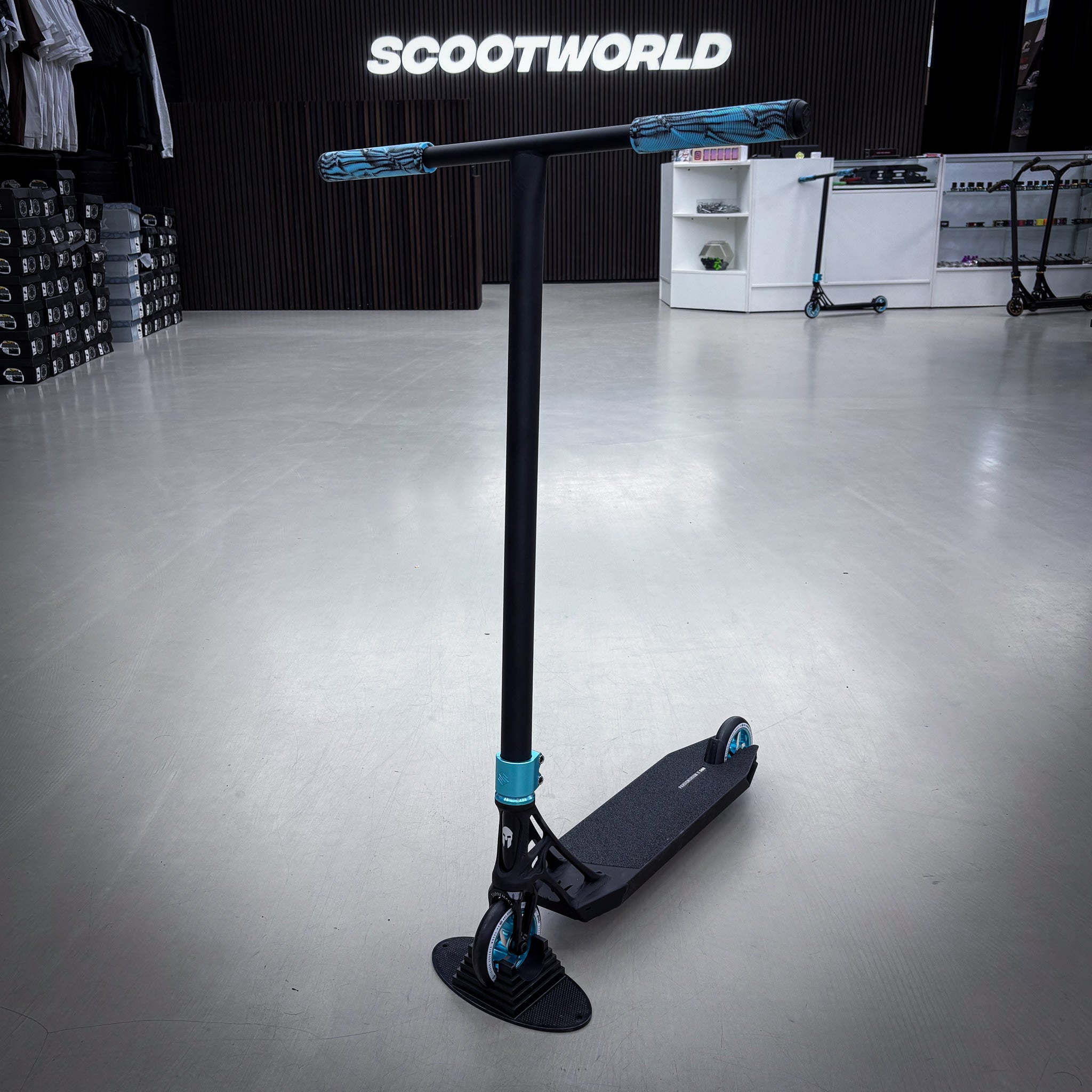 Striker Ethic 500mm Black Teal Custom Build - Svart/Turkos-ScootWorld.se