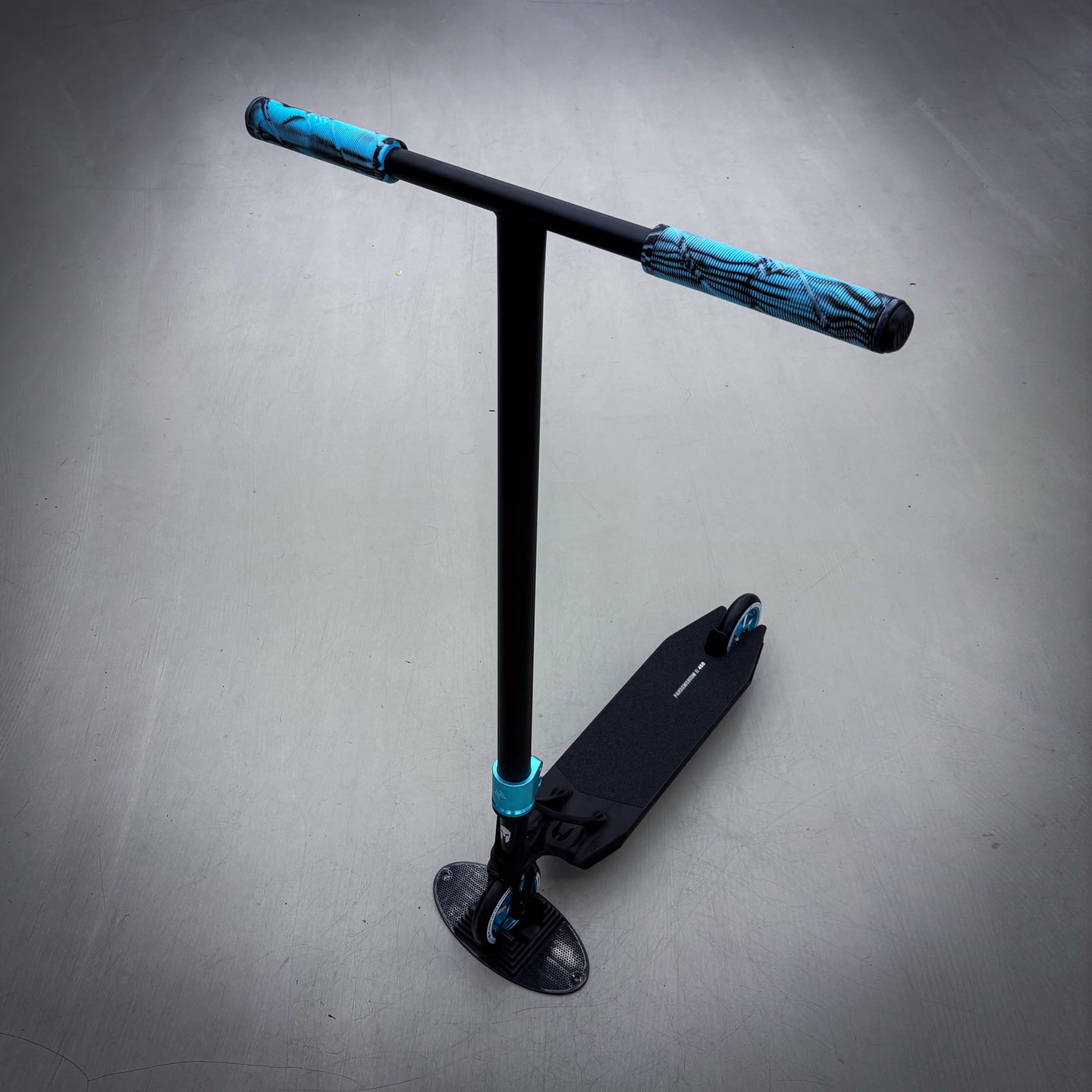 Striker Ethic 460mm Black Teal Custom Build - Black/Teal