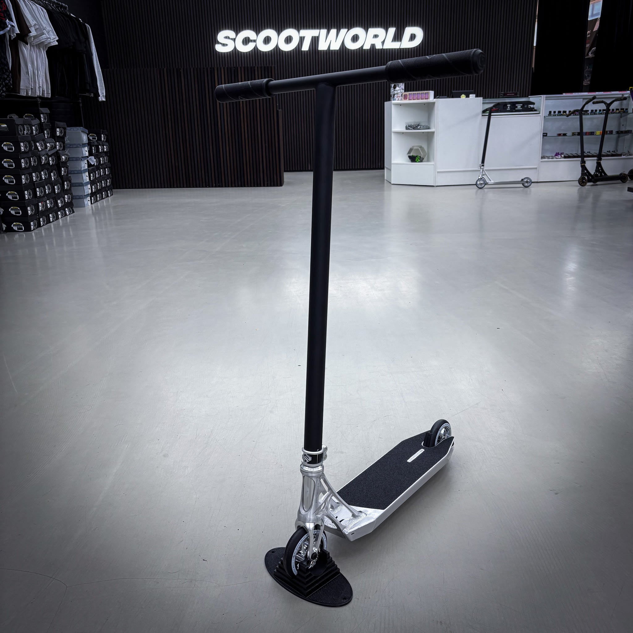 Striker Ethic 500mm Silver Black Custom Build - Silver/Black-ScootWorld.se