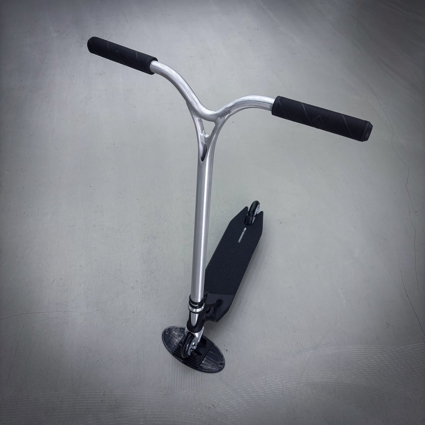 Ethic Pande Wolp Custom Build - Svart/Silver-ScootWorld.se