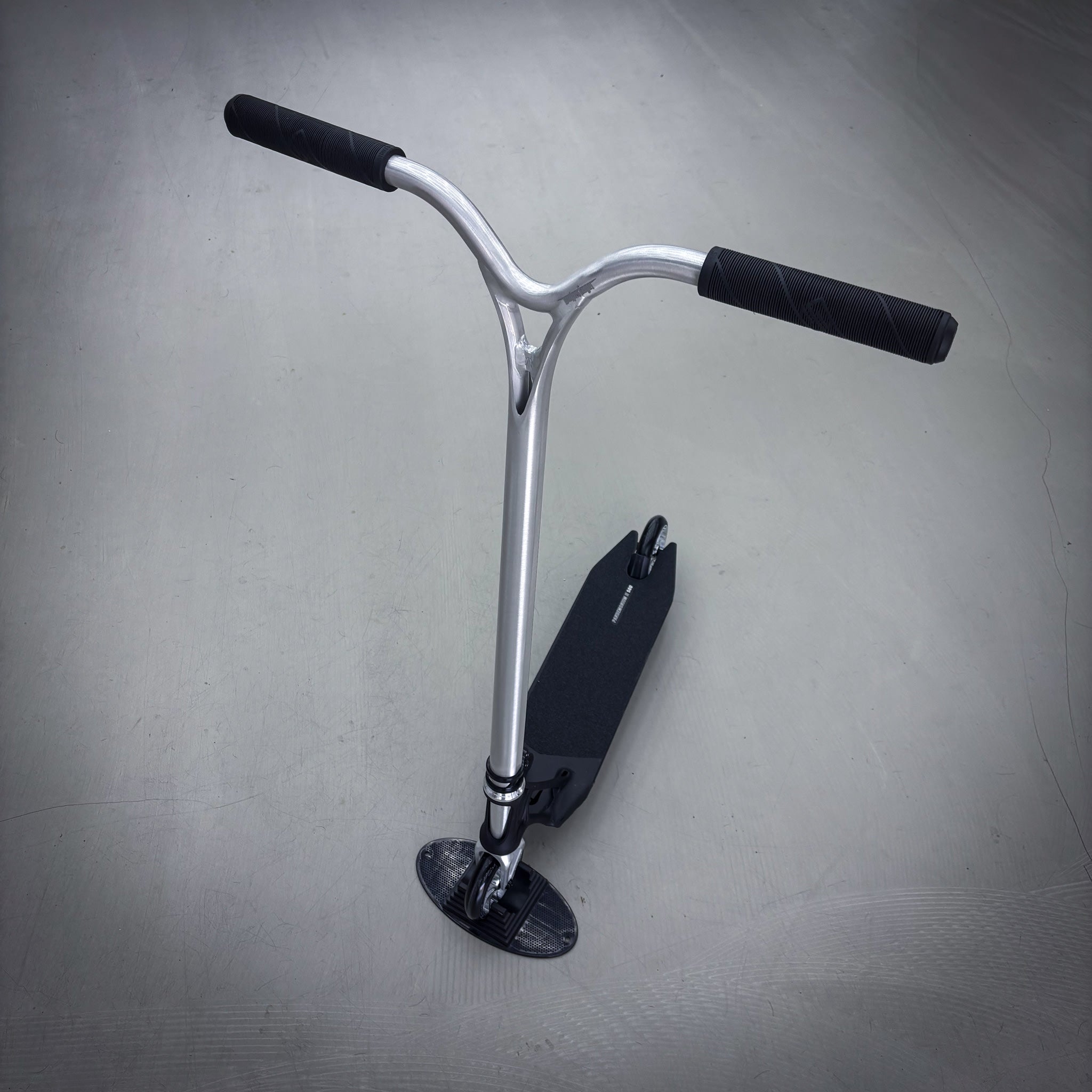 Ethic Pande Wolp Custom Build - Svart/Silver-ScootWorld.se