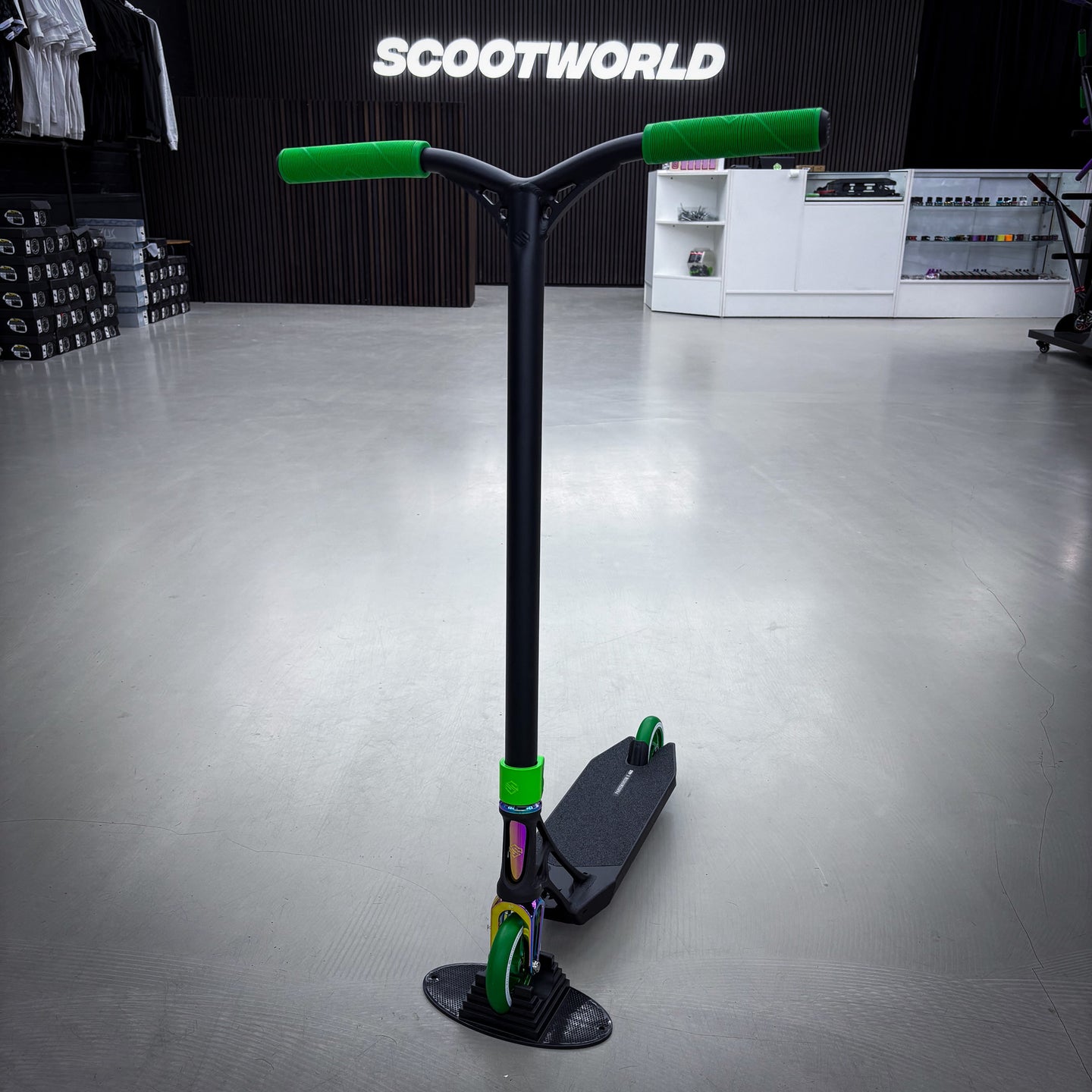 Striker Ethic Black/Green 460 Custom Build - Svart/Grön