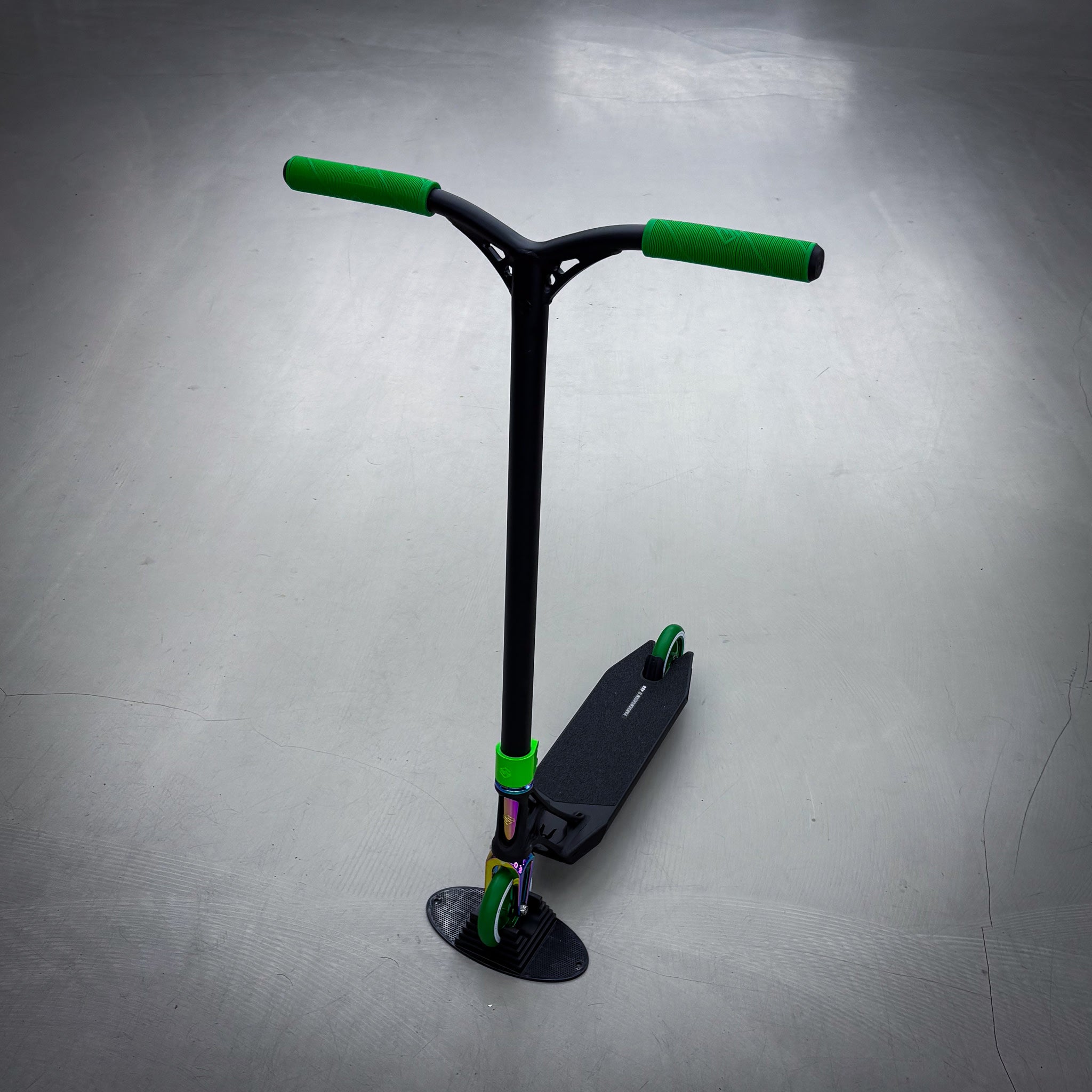 Striker Ethic Black/Green 460 Custom Build - Svart/Grön