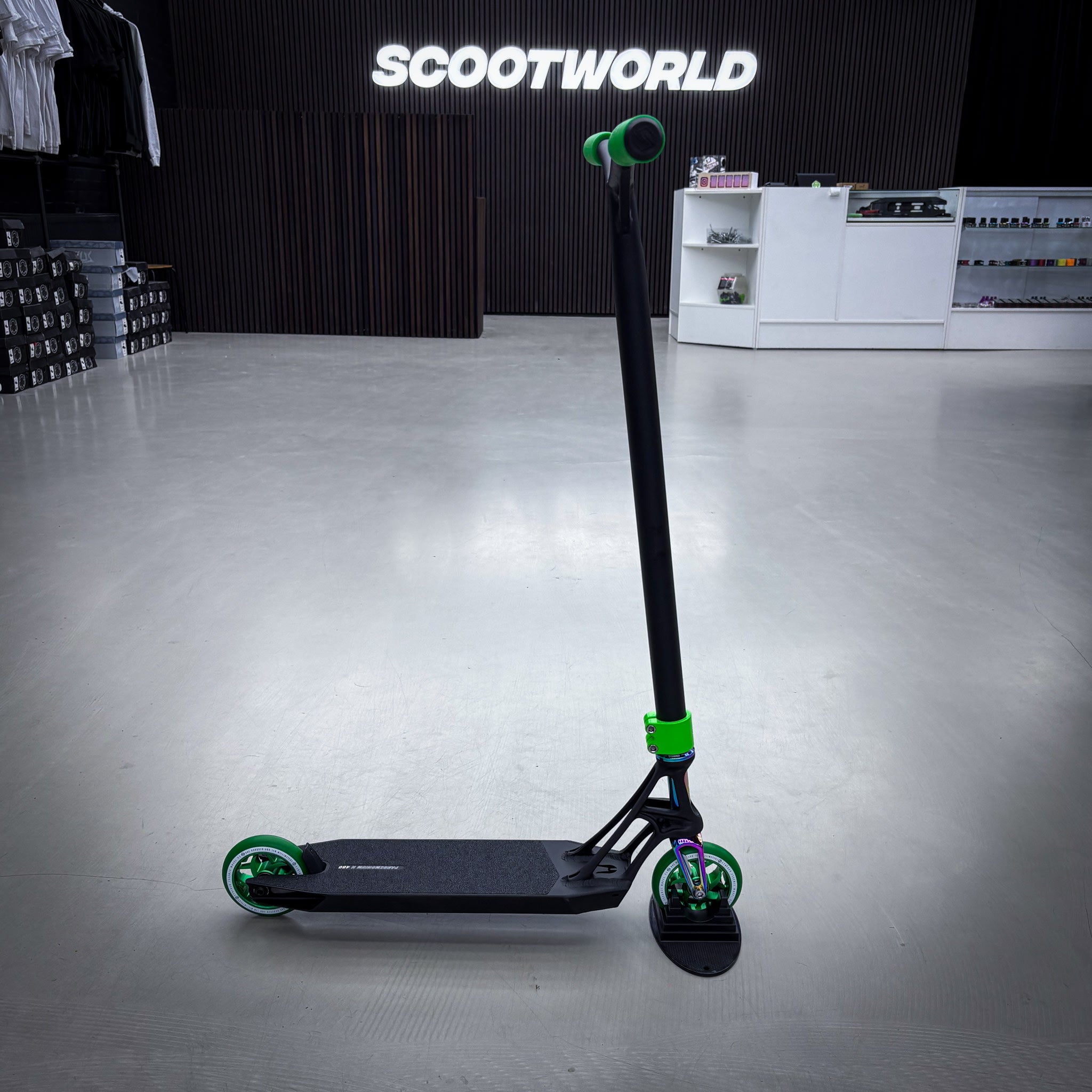 Striker Ethic Black/Green 460 Custom Build - Svart/Grön