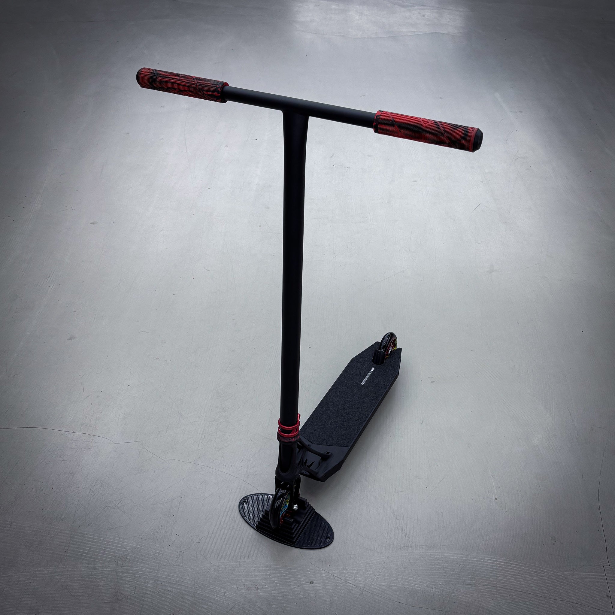 Striker Ethic Black/Red 500 Custom Build - Svart/Röd