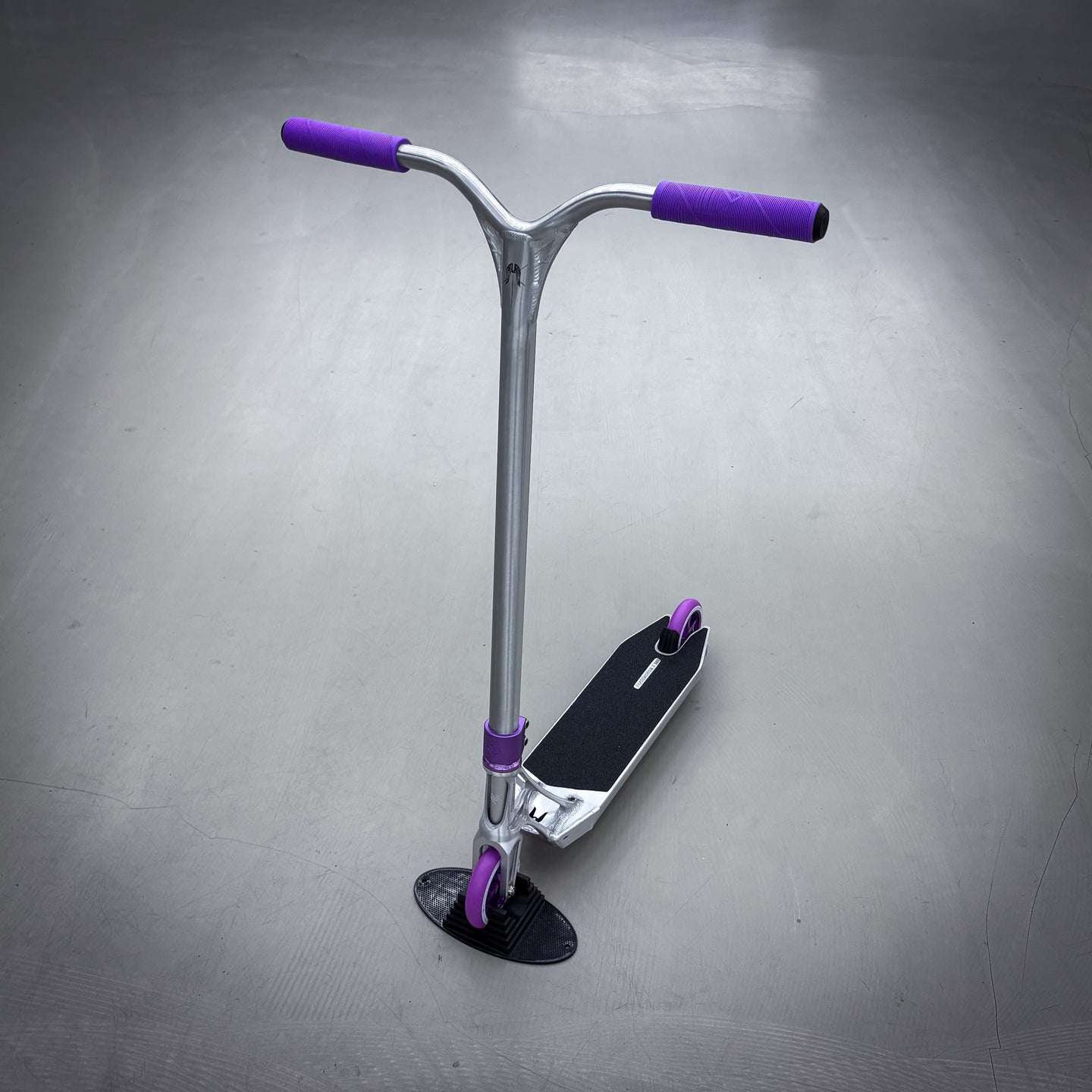 Striker Ethic Silver/Purple 500 Custom Build - Svart/Lila