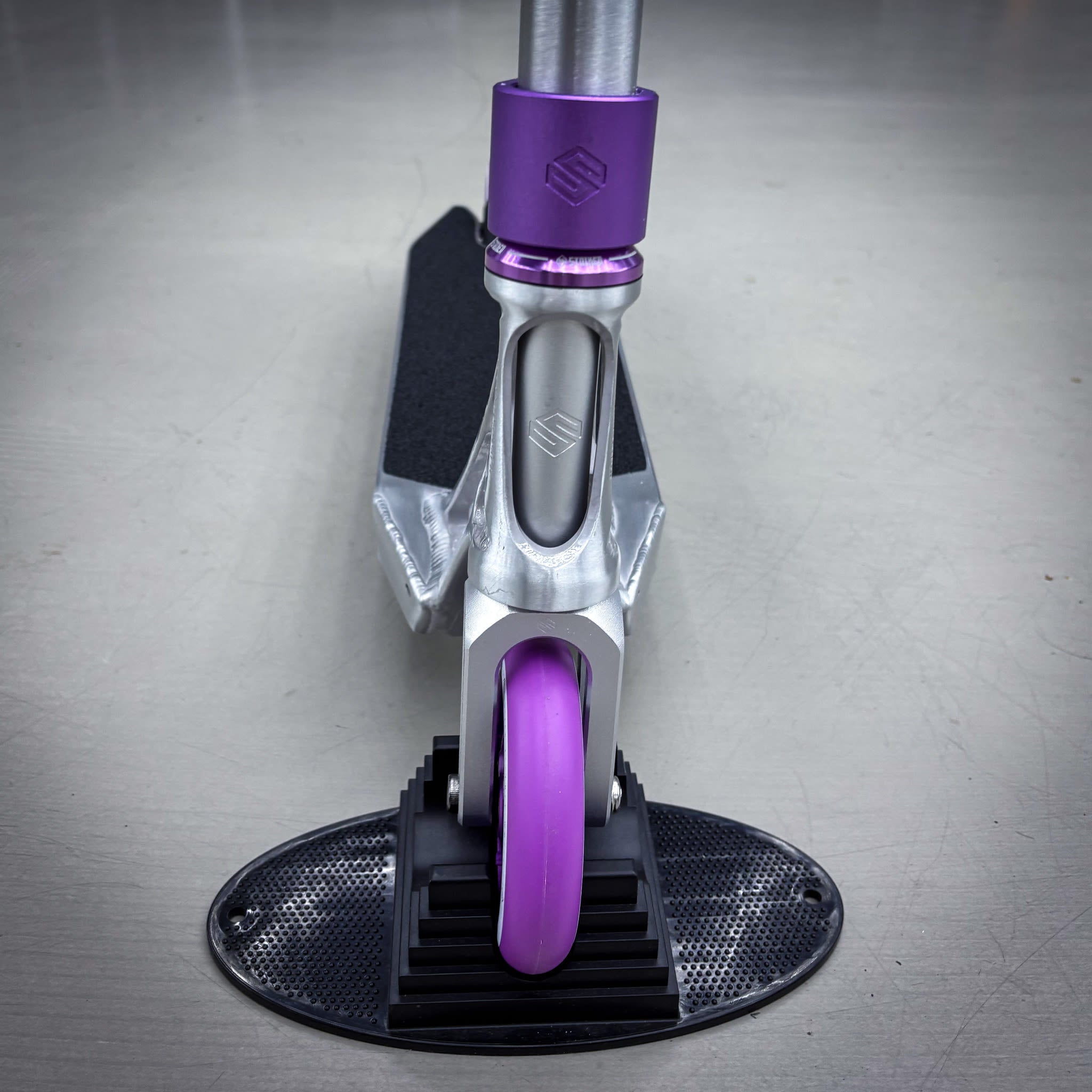 Striker Ethic Silver/Purple 500 Custom Build - Svart/Lila