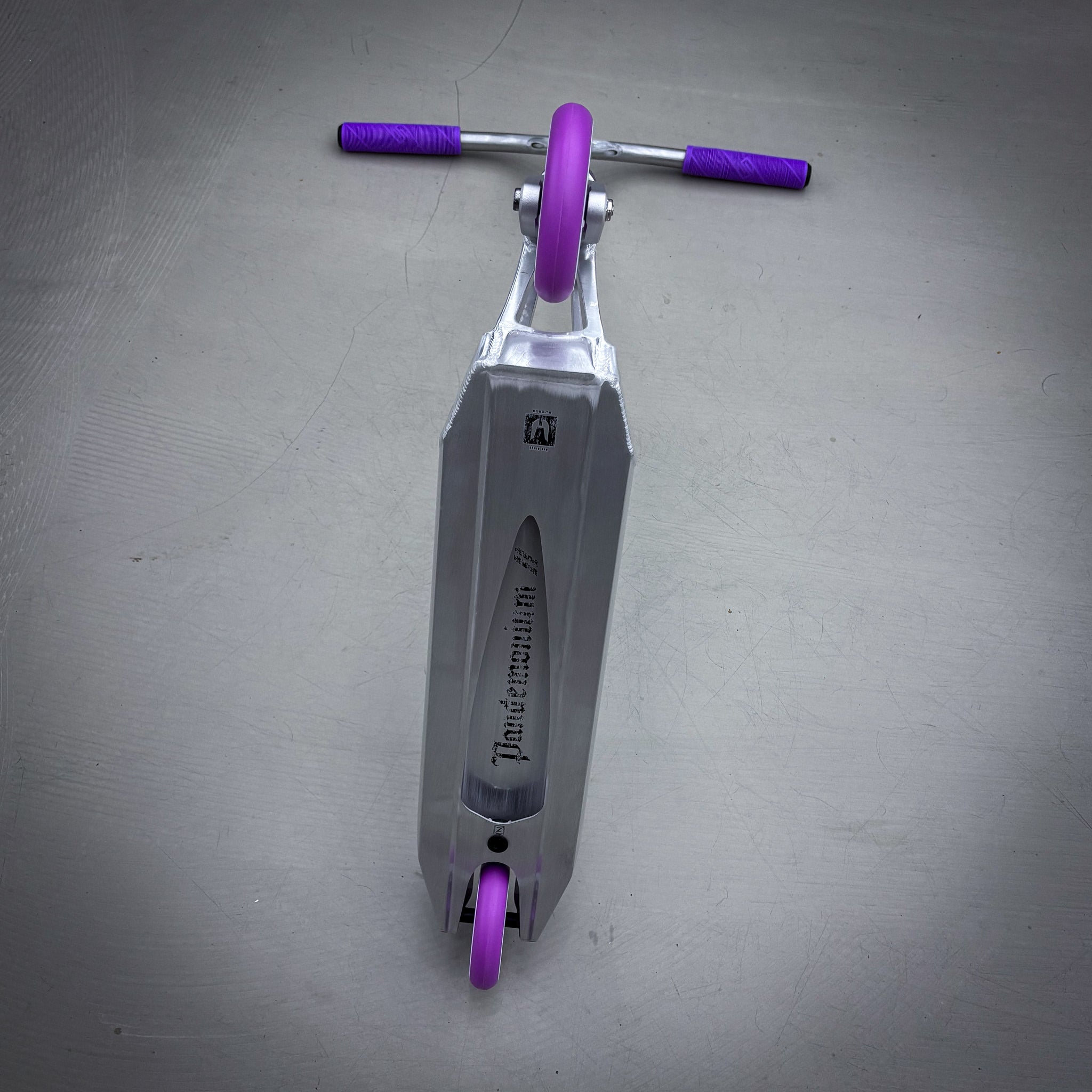 Striker Ethic Silver/Purple 500 Custom Build - Svart/Lila