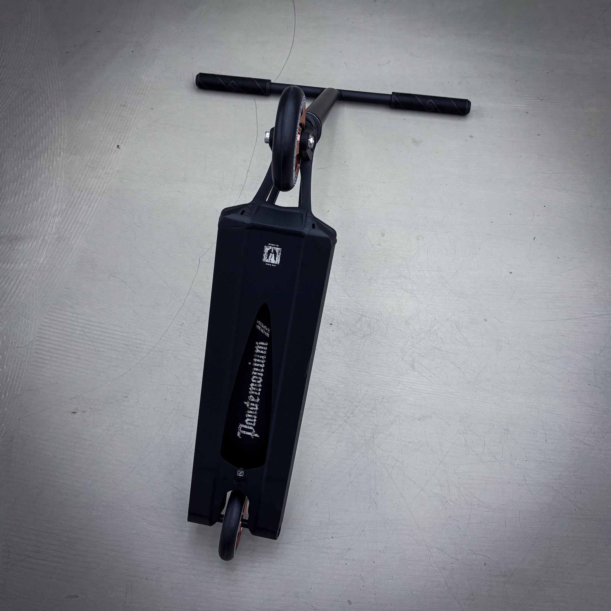 Ethic Black Boxed Custom Build - Svart