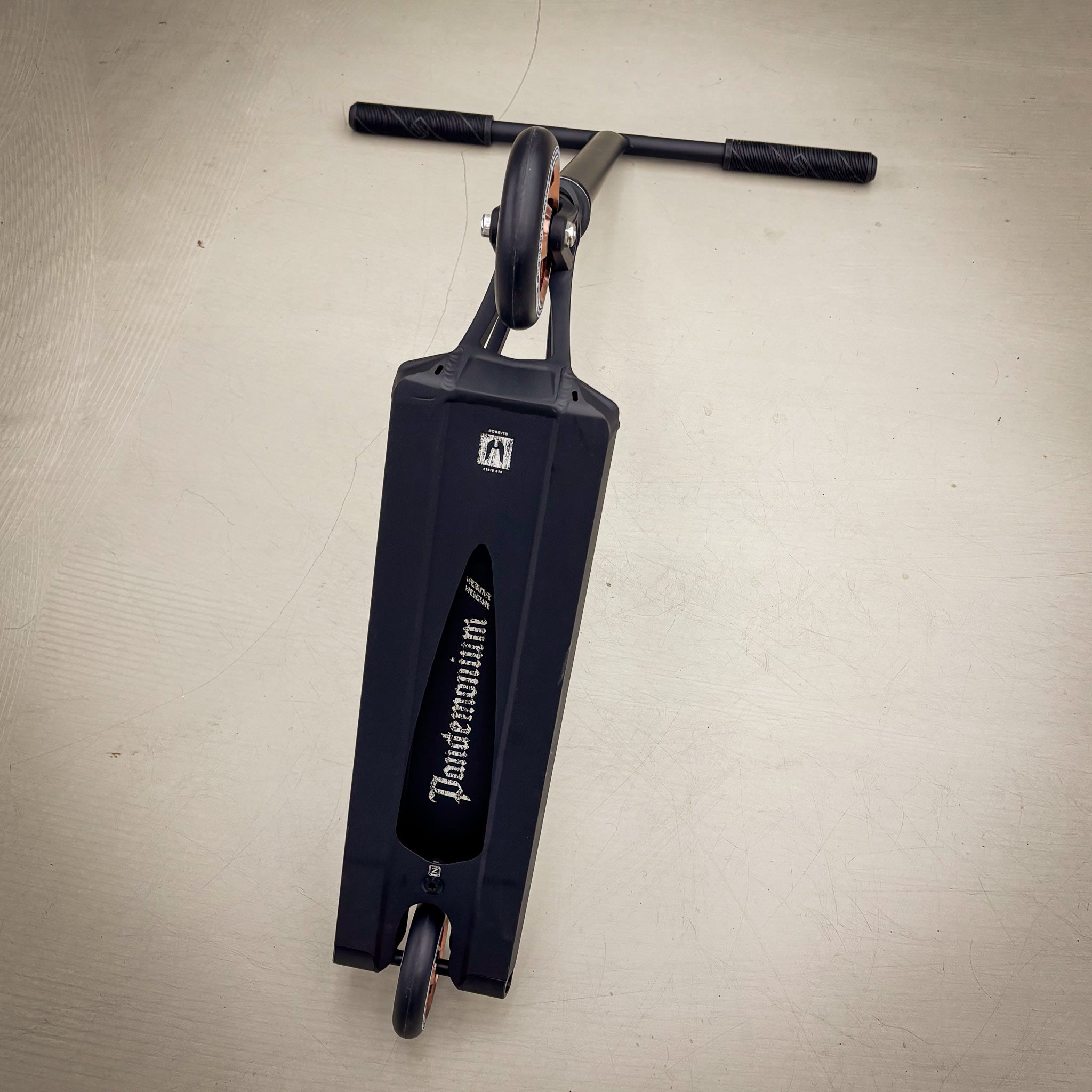 Ethic Black Boxed Custom Sparkcykel - Svart-ScootWorld.se