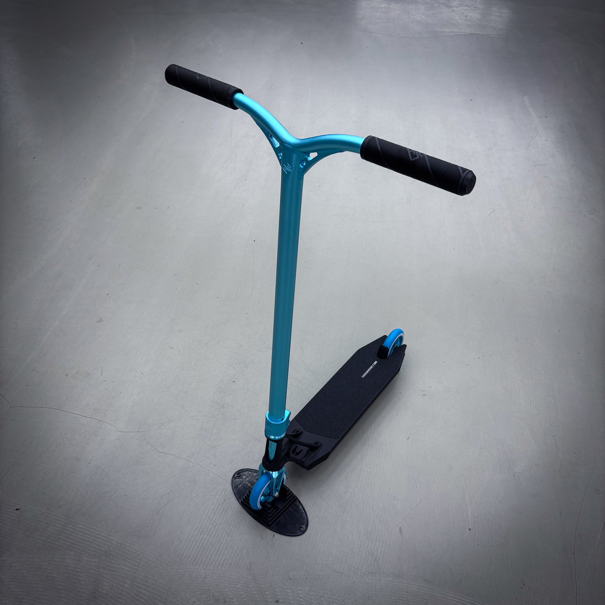 Striker Ethic Teal/Black Custom Build - Turkos/Svart