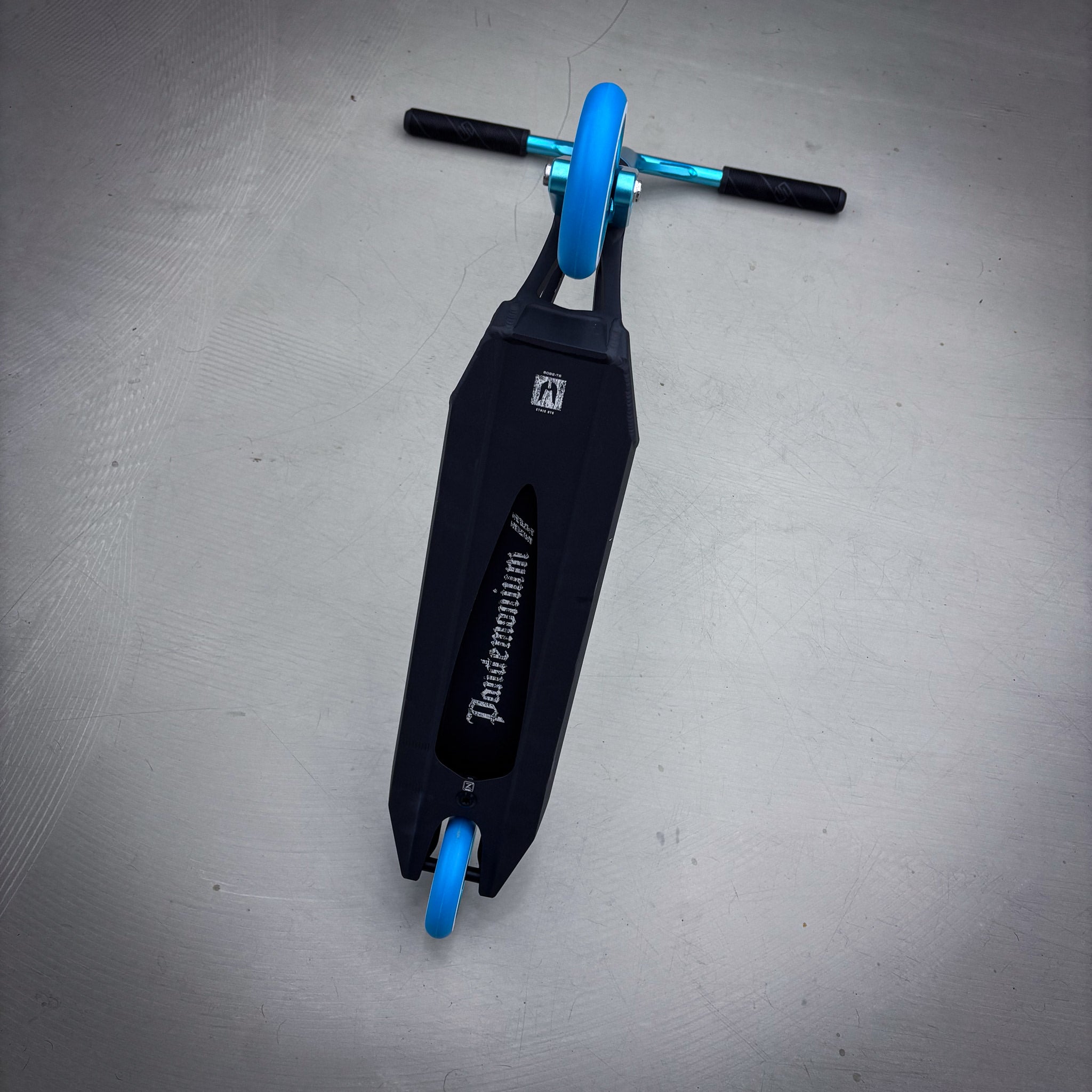 Striker Ethic Teal/Black Custom Build - Turkos/Svart