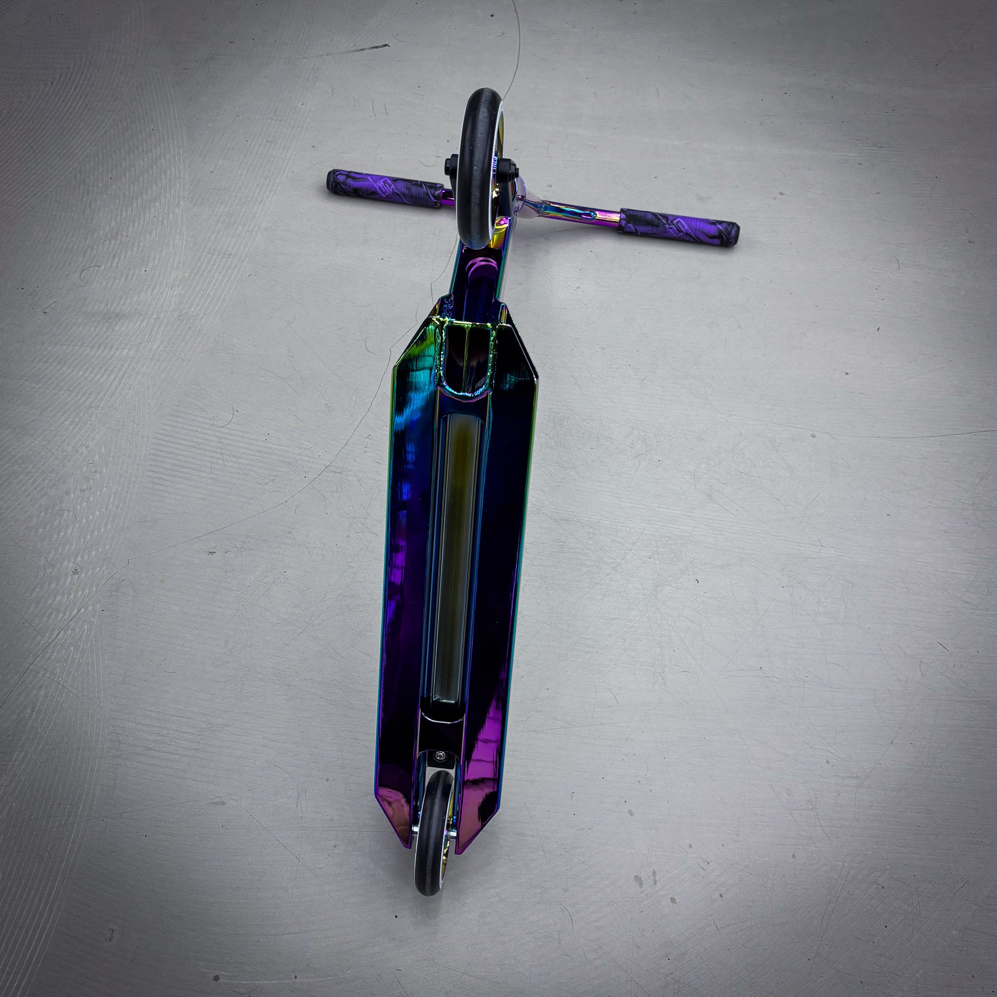Striker Rainbow/Black Custom Sparkcykel - Rainbow/Svart-ScootWorld.se