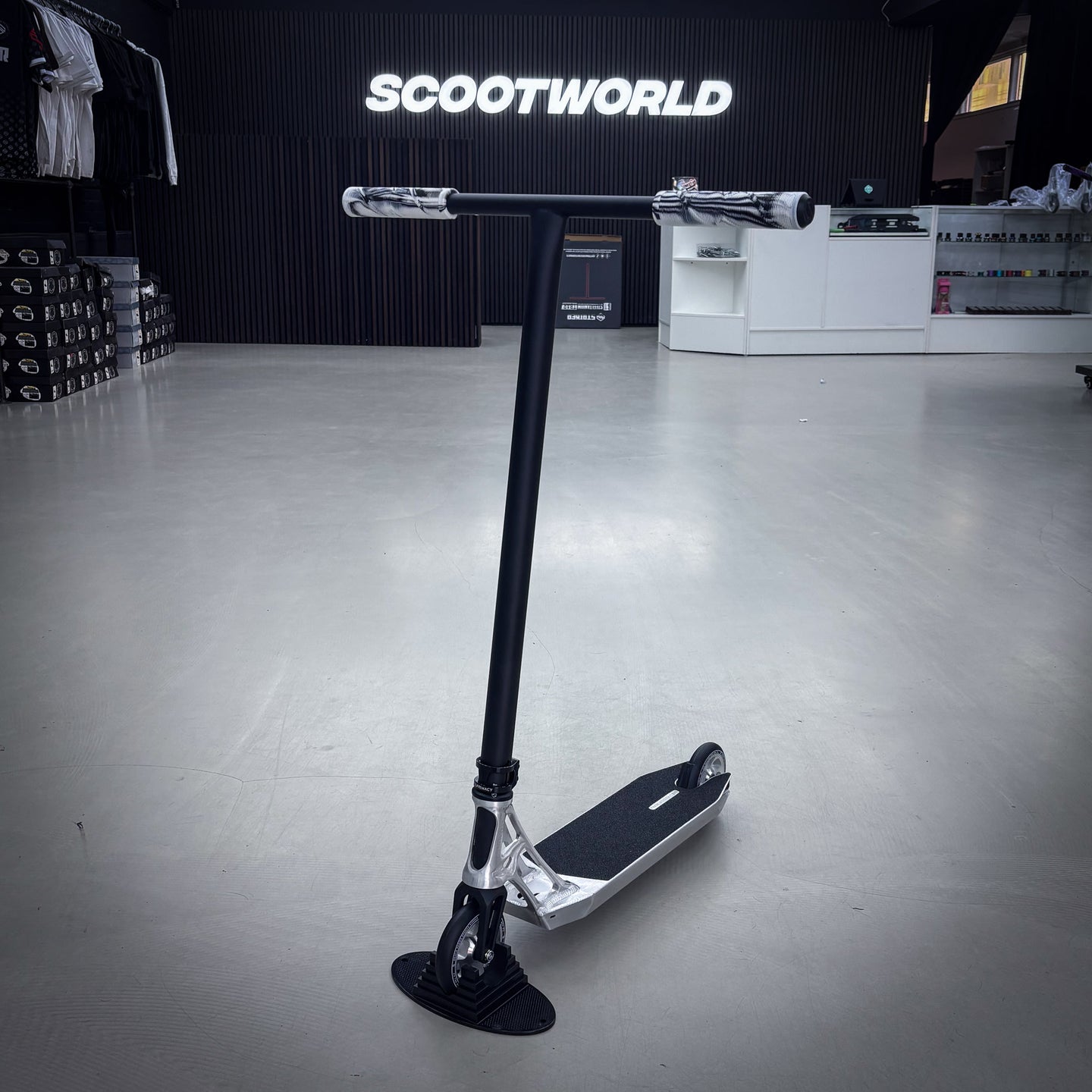 Striker Ethic Silver/Black Custom Sparkcykel - Silver/Black-ScootWorld.se