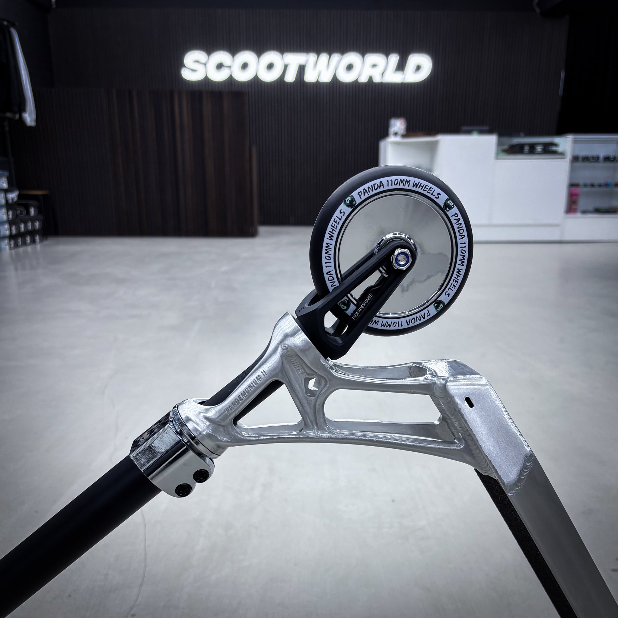 Striker Ethic Pande Silver/Black Custom Trick Sparkcykel - Silver/Black