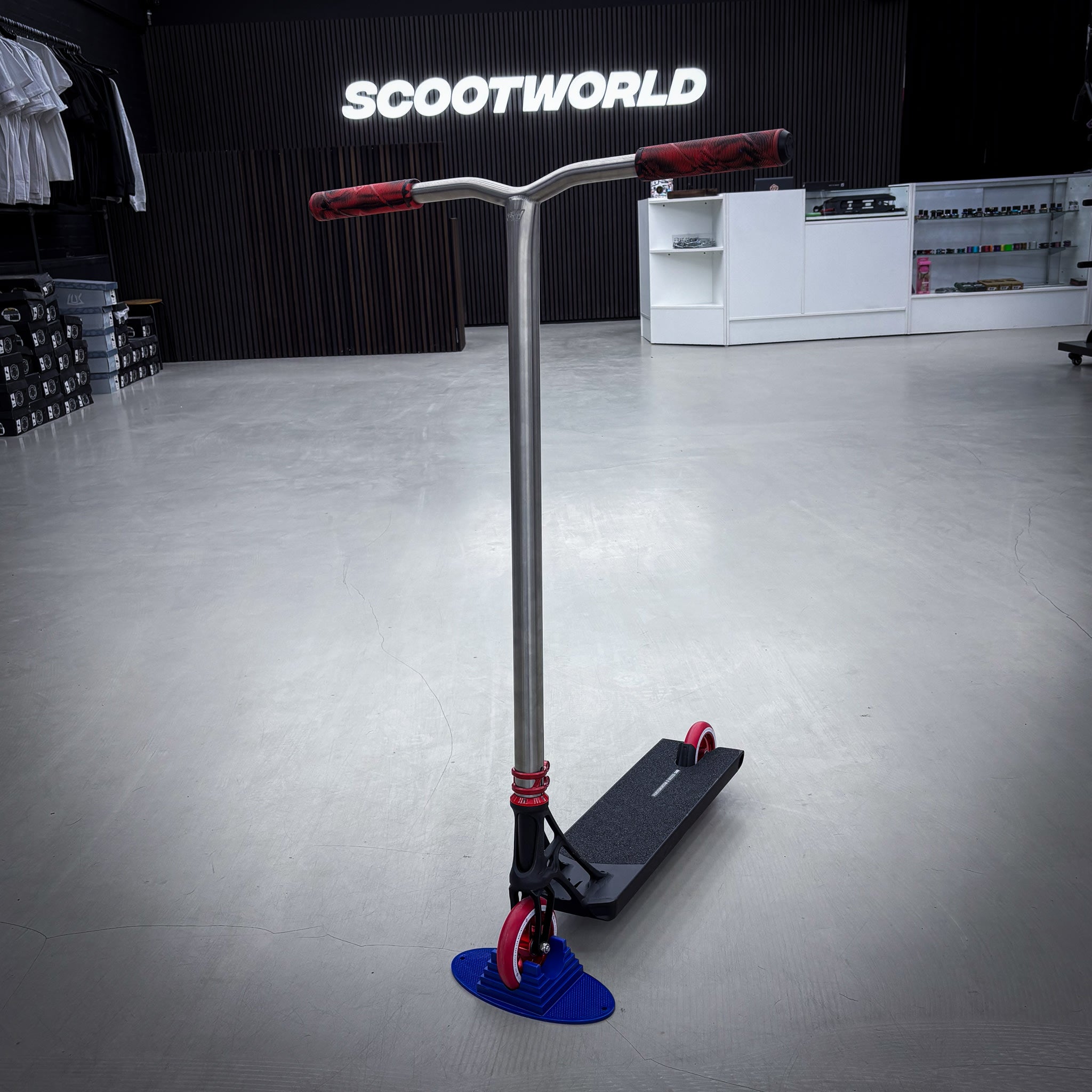 Striker Ethic Pande Boxed Custom Trick Sparkcykel - Black/Red/Raw