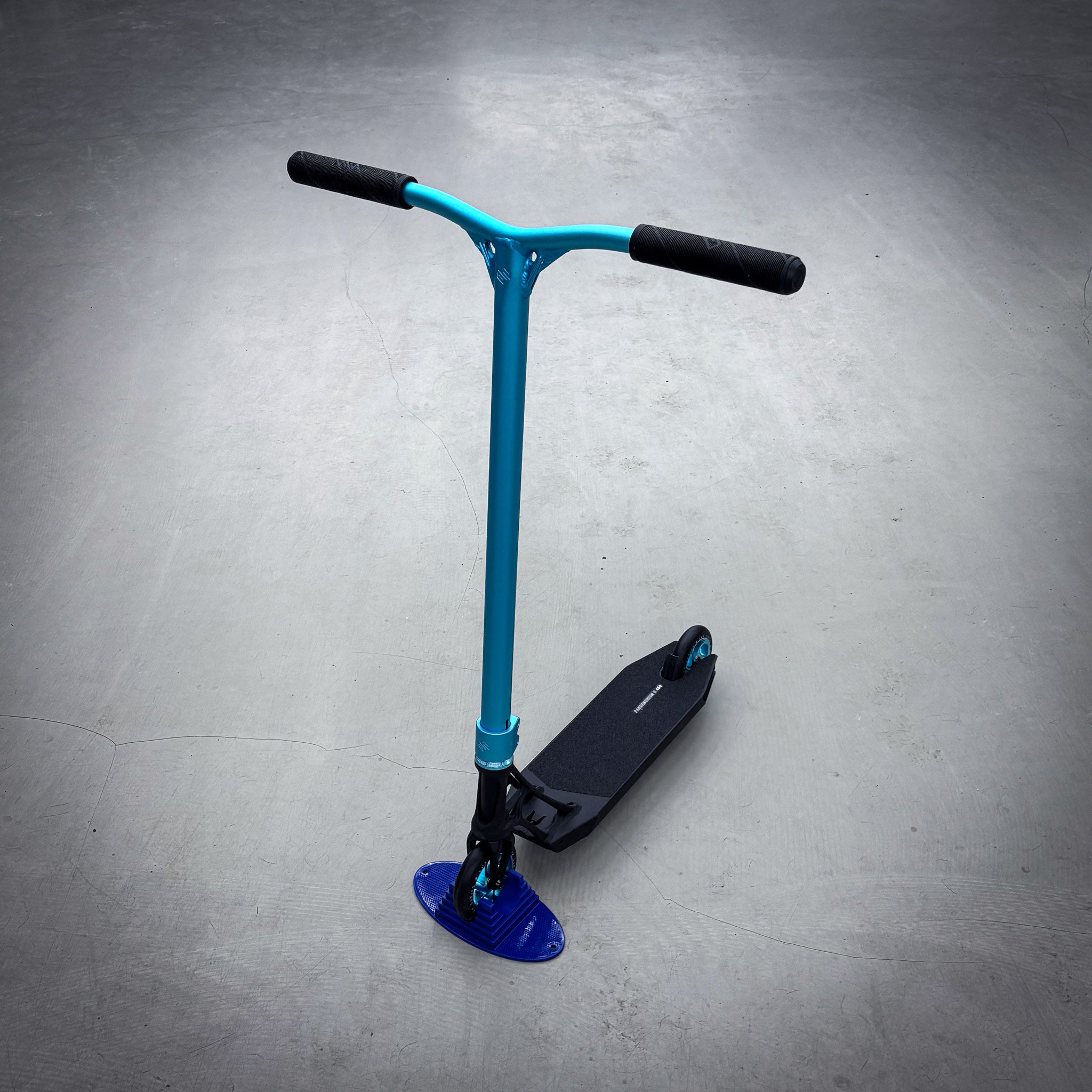 Striker Ethic Pande Black/Teal Custom Sparkcykel - Svart/Turkos-ScootWorld.se