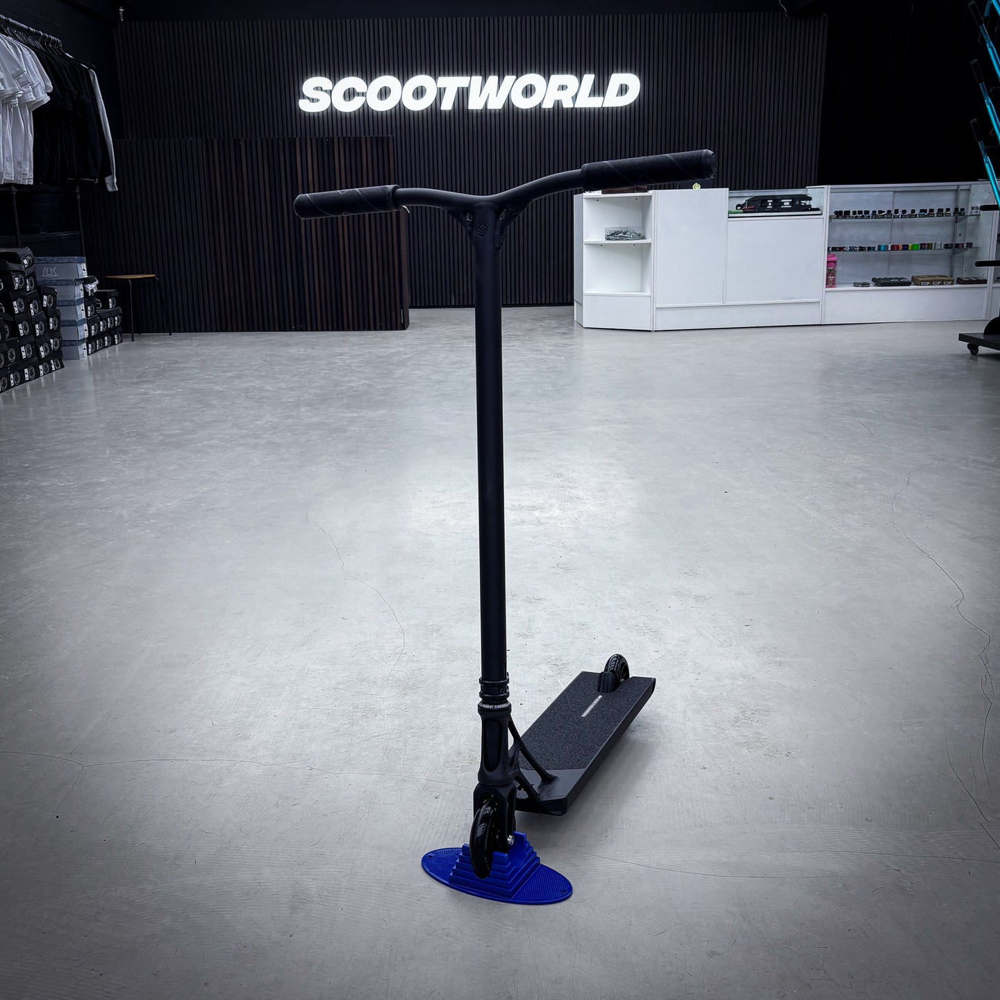 Striker Pande Boxed Black Custom Sparkcykel - Svart-ScootWorld.se