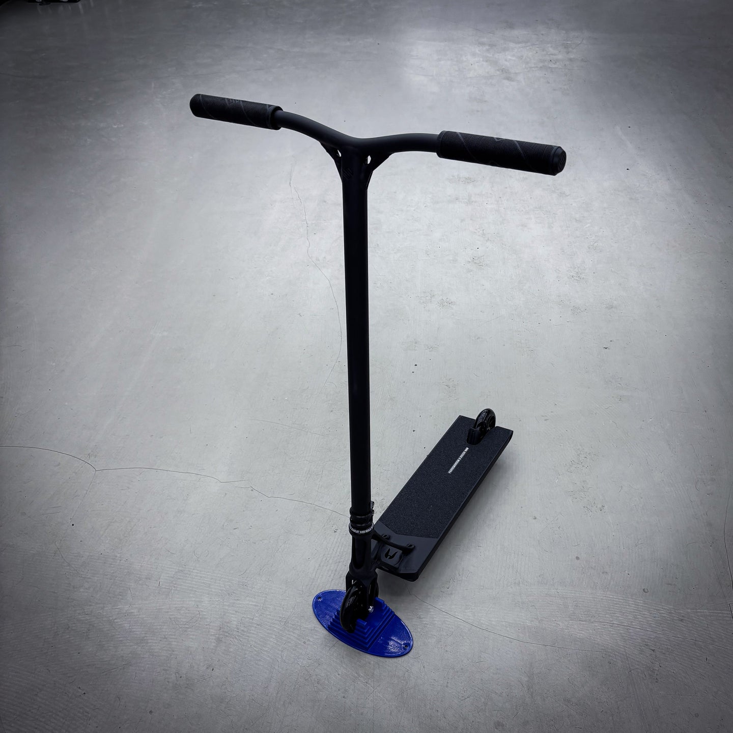 Striker Pande Boxed Black Custom Sparkcykel - Svart-ScootWorld.se