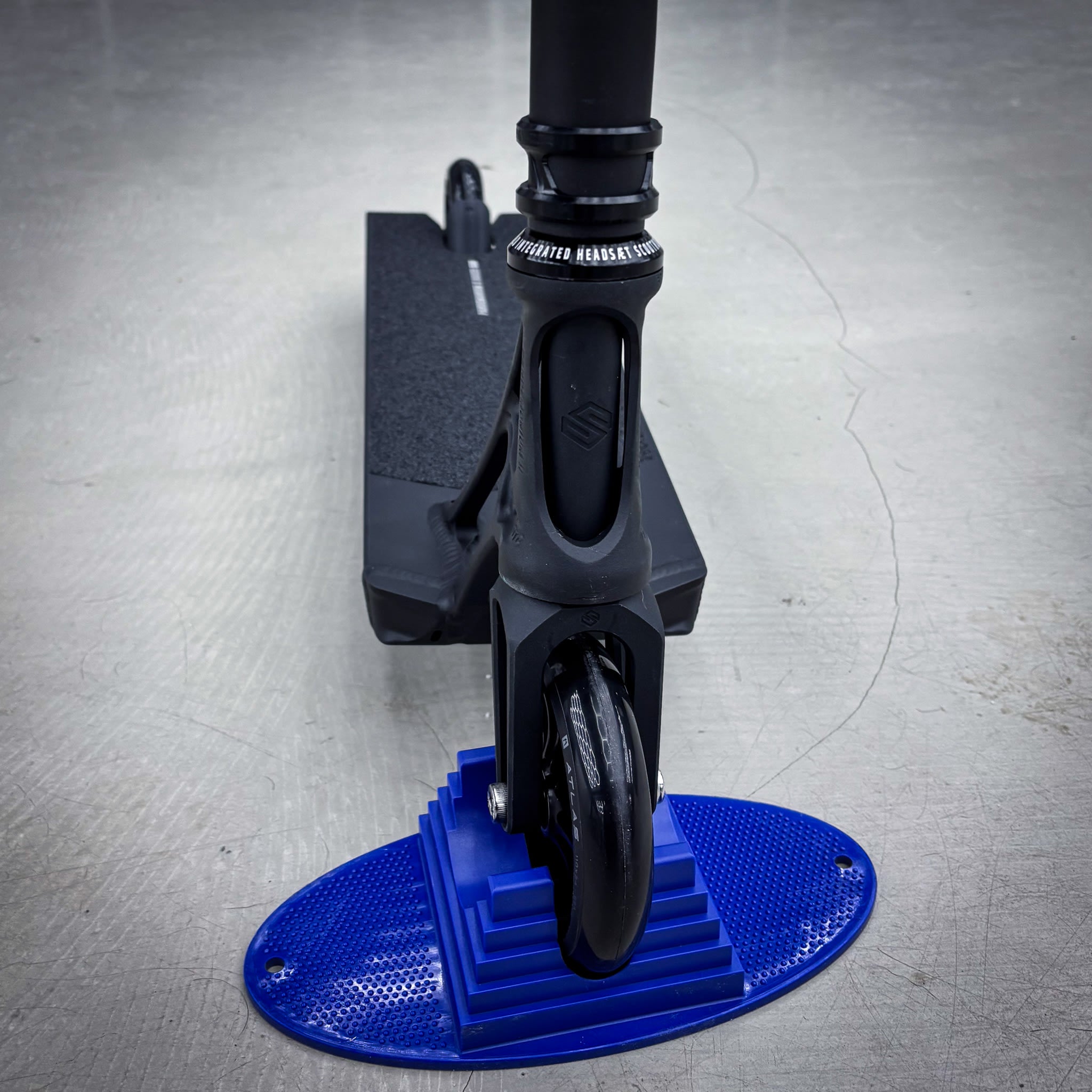 Striker Pande Boxed Black Custom Sparkcykel - Svart-ScootWorld.se