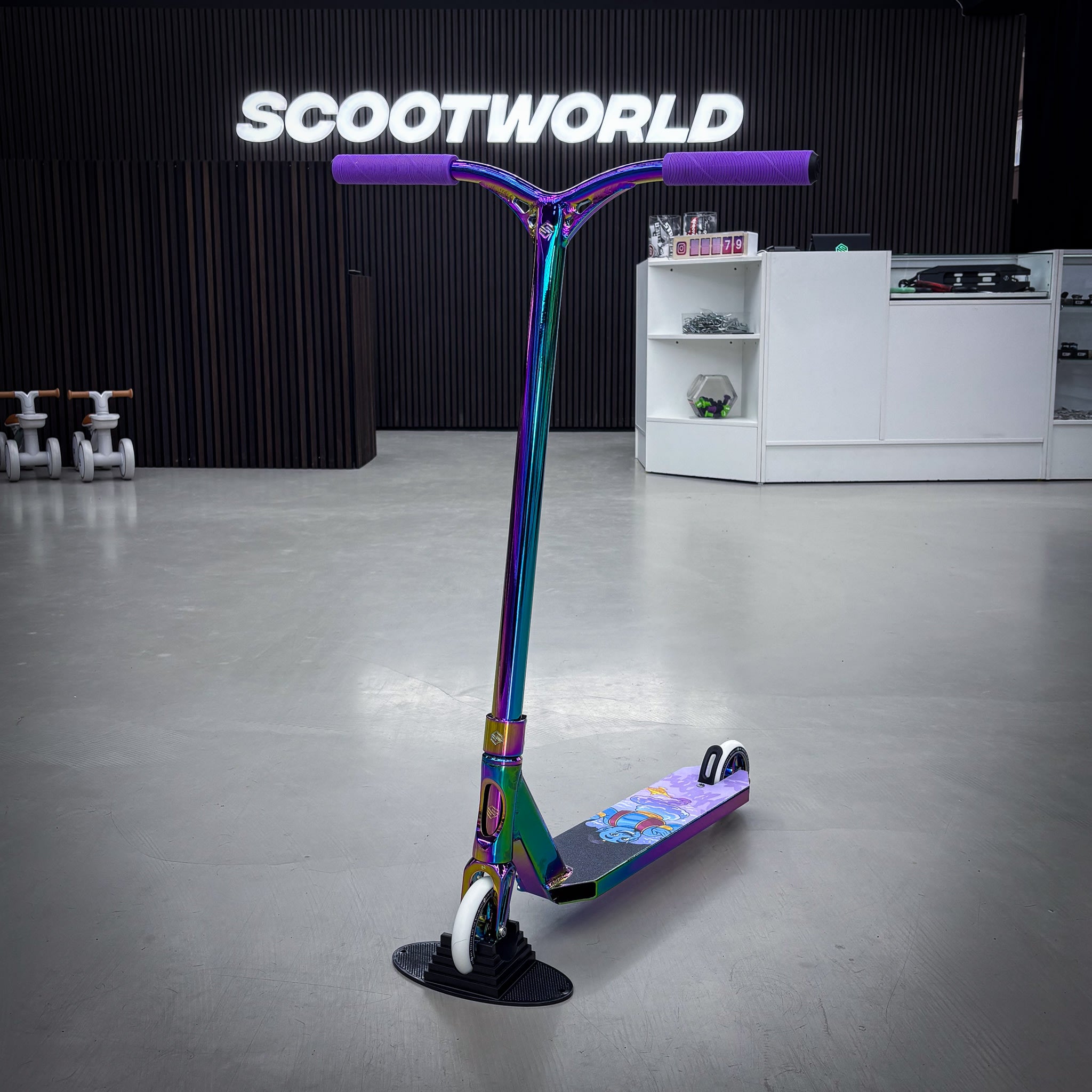 Striker Rainbow Purp Custom Build Kickbike - Rainbow-ScootWorld.se